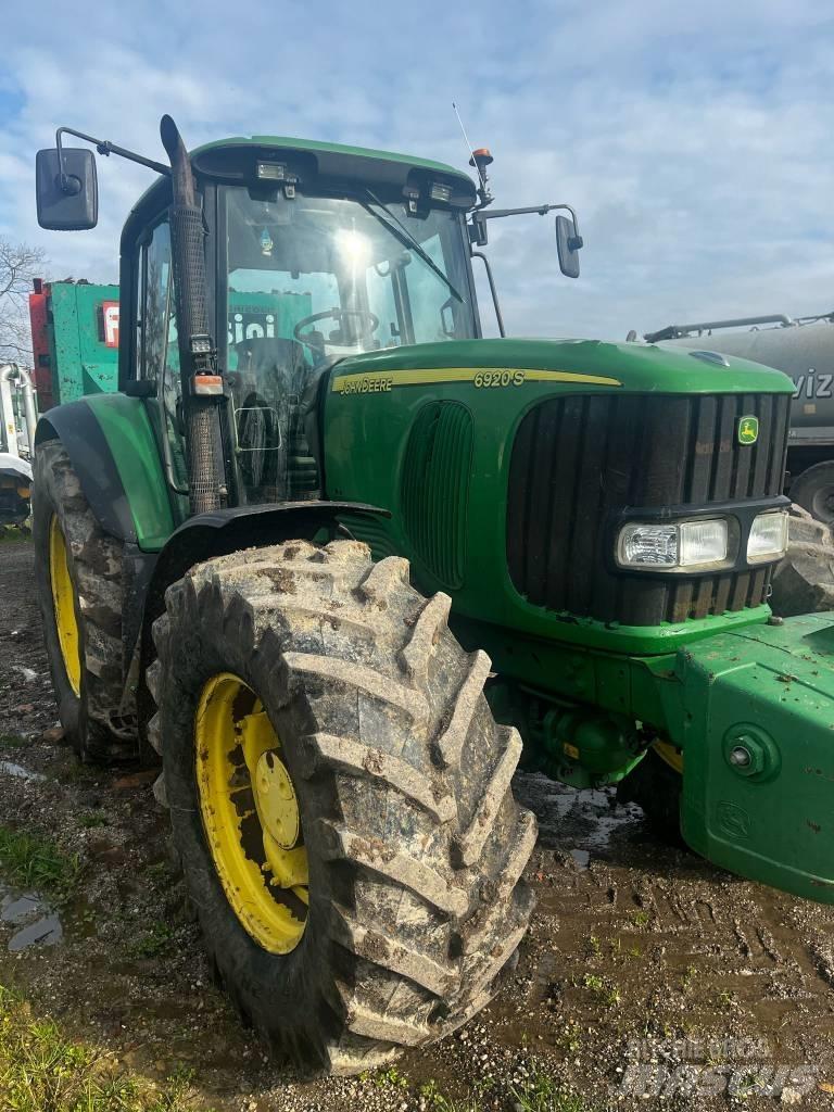 John Deere 6920 الجرارات