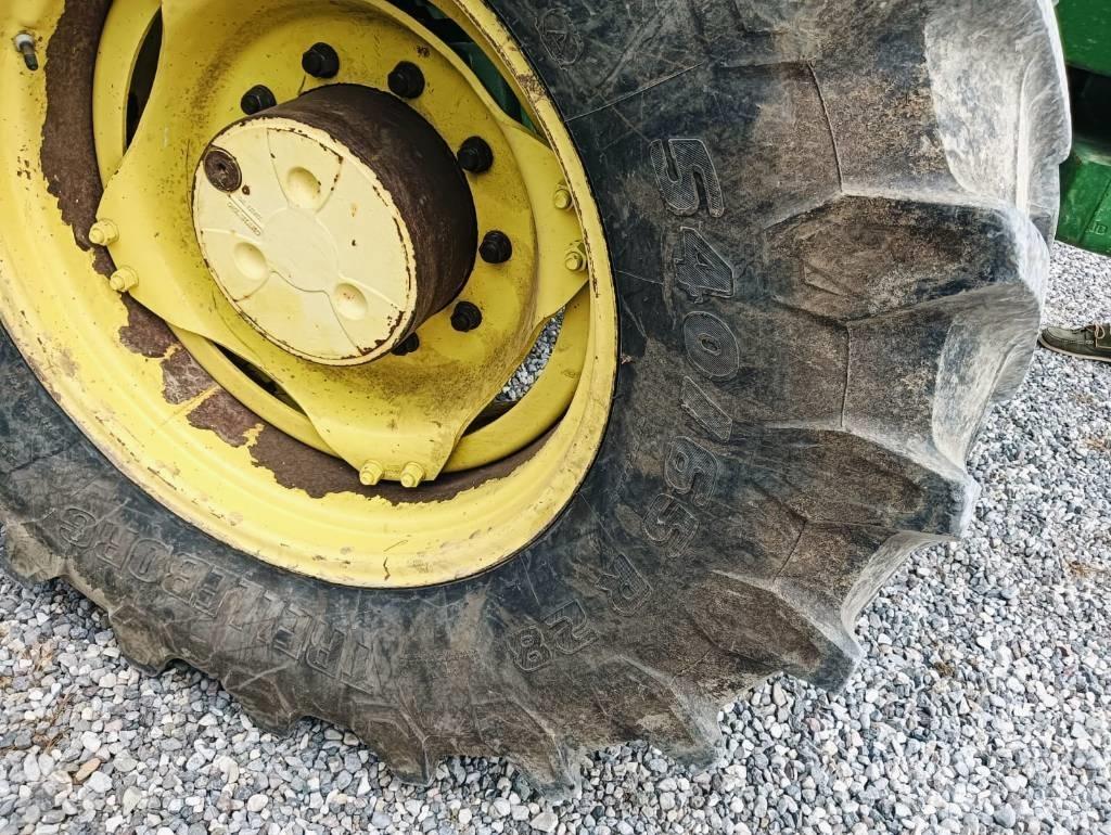 John Deere 6920 الجرارات