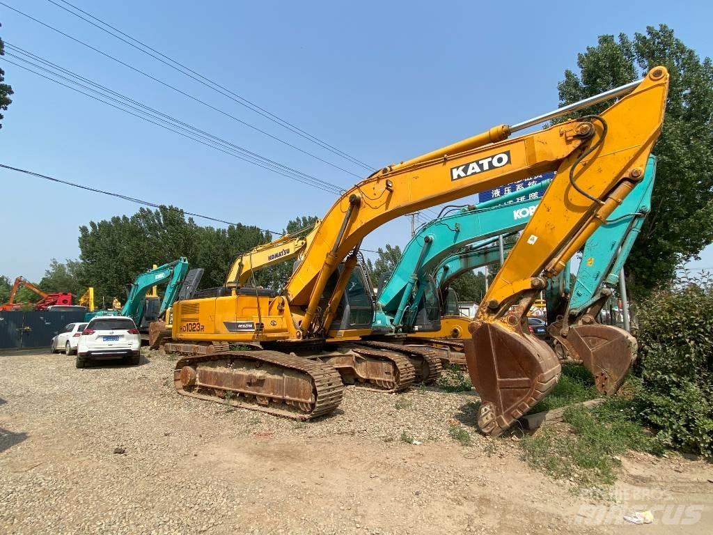 Kato HD 1023 R حفارات زحافة