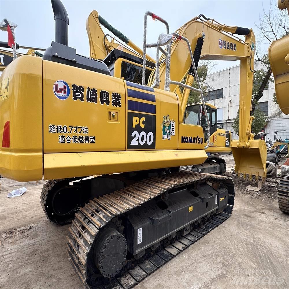 Komatsu PC 200 حفارات زحافة