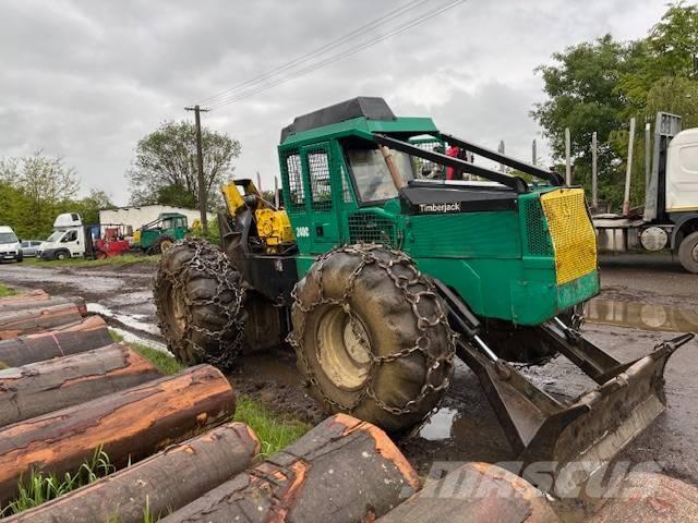 Timberjack 240C ساحبات الأشجار