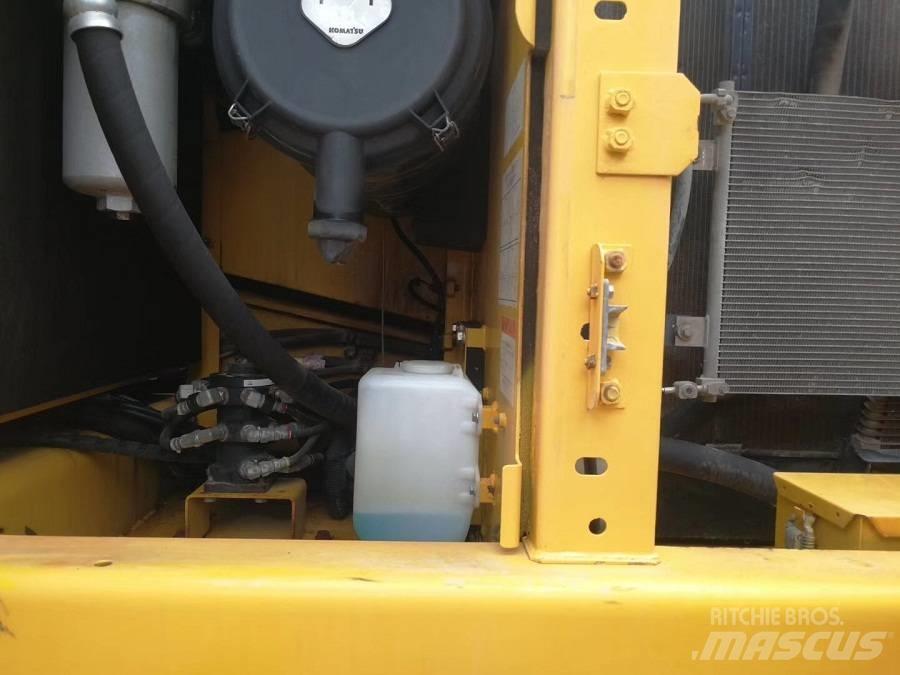 Komatsu pc200-8 حفارات زحافة