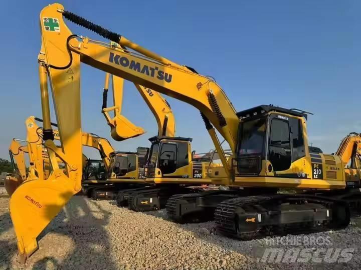 Komatsu PC210LC حفارات زحافة