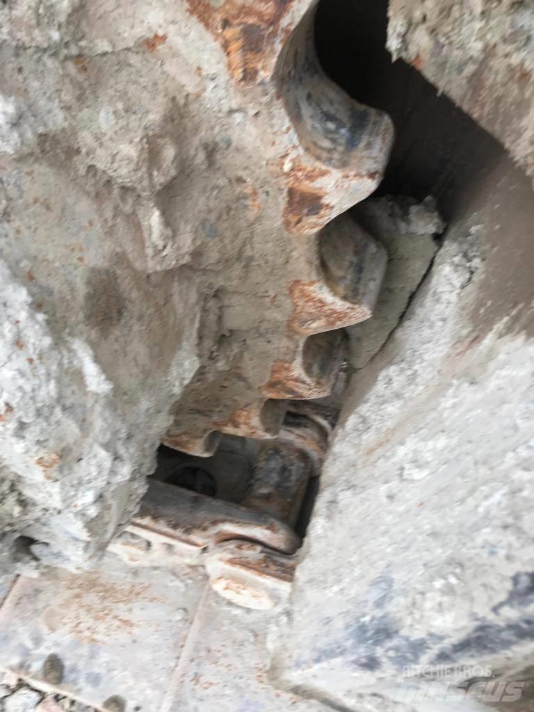 CAT 365 C L ME حفارات زحافة