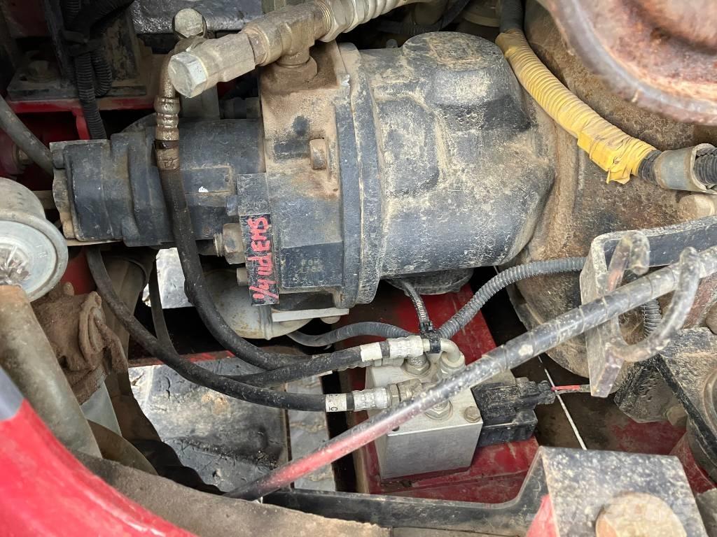 Takeuchi TB 250 حفارات زحافة