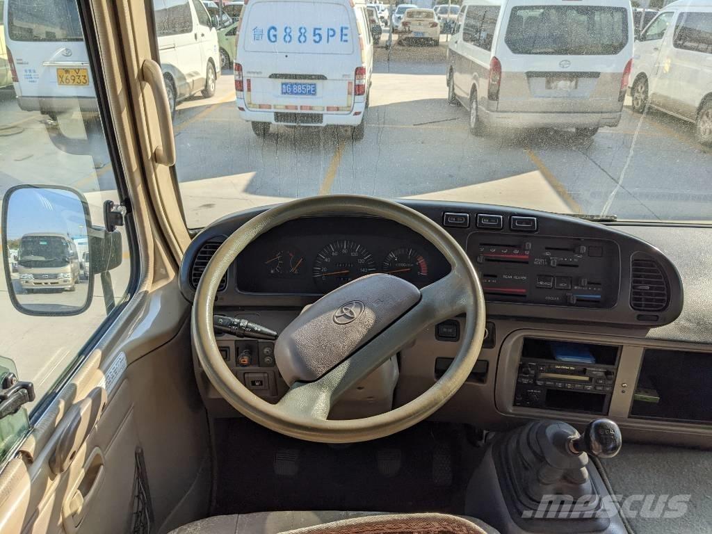 Toyota Coaster Bus حافلة صغيرة