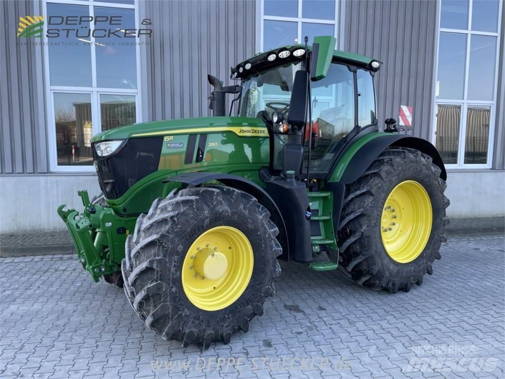 John Deere 6R 250 الجرارات
