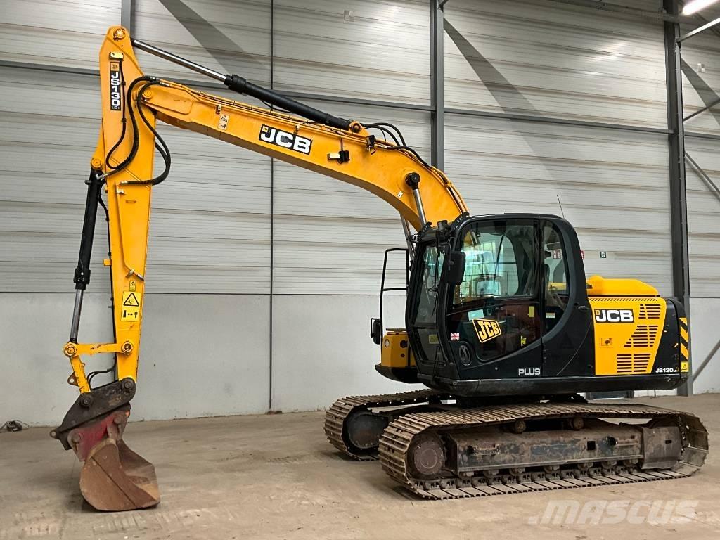 JCB JS 130 LC حفارات زحافة