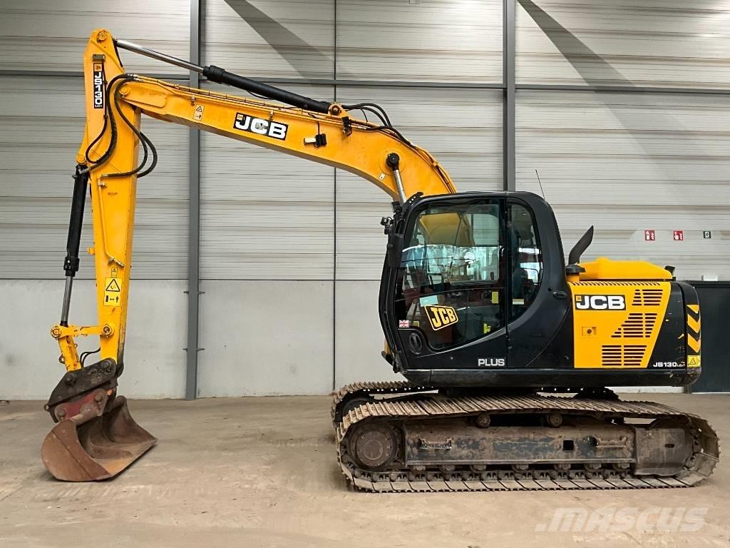JCB JS 130 LC حفارات زحافة