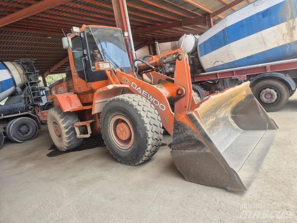 Daewoo Mega 250 لوادر بعجل