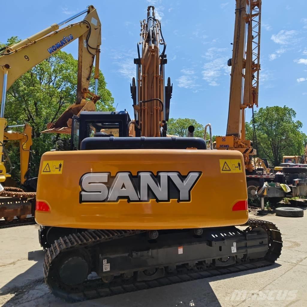 Sany SY 215 C حفارات زحافة