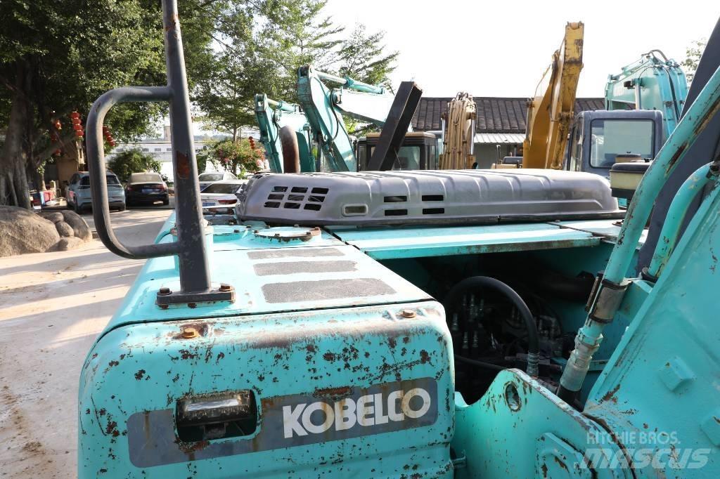 Kobelco SK 210-8 حفارات زحافة