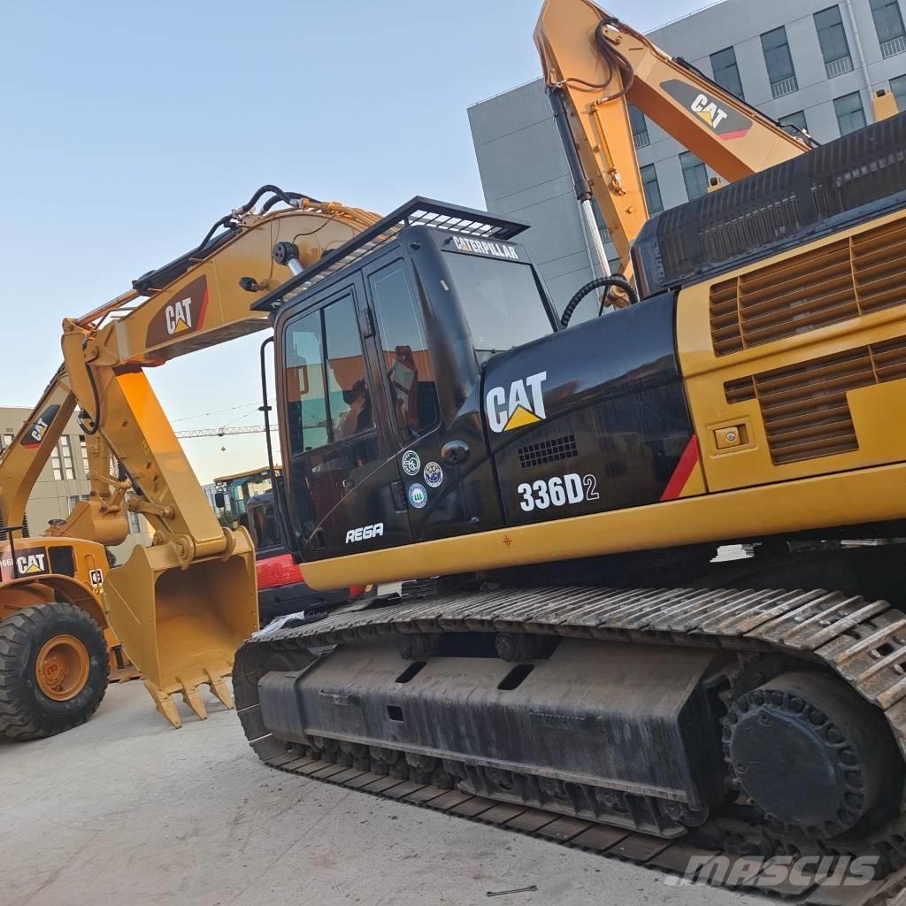 CAT 336 D2 حفارات زحافة
