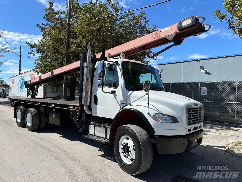 Freightliner M2 شاحنات مسطحة/مفصلية الجوانب