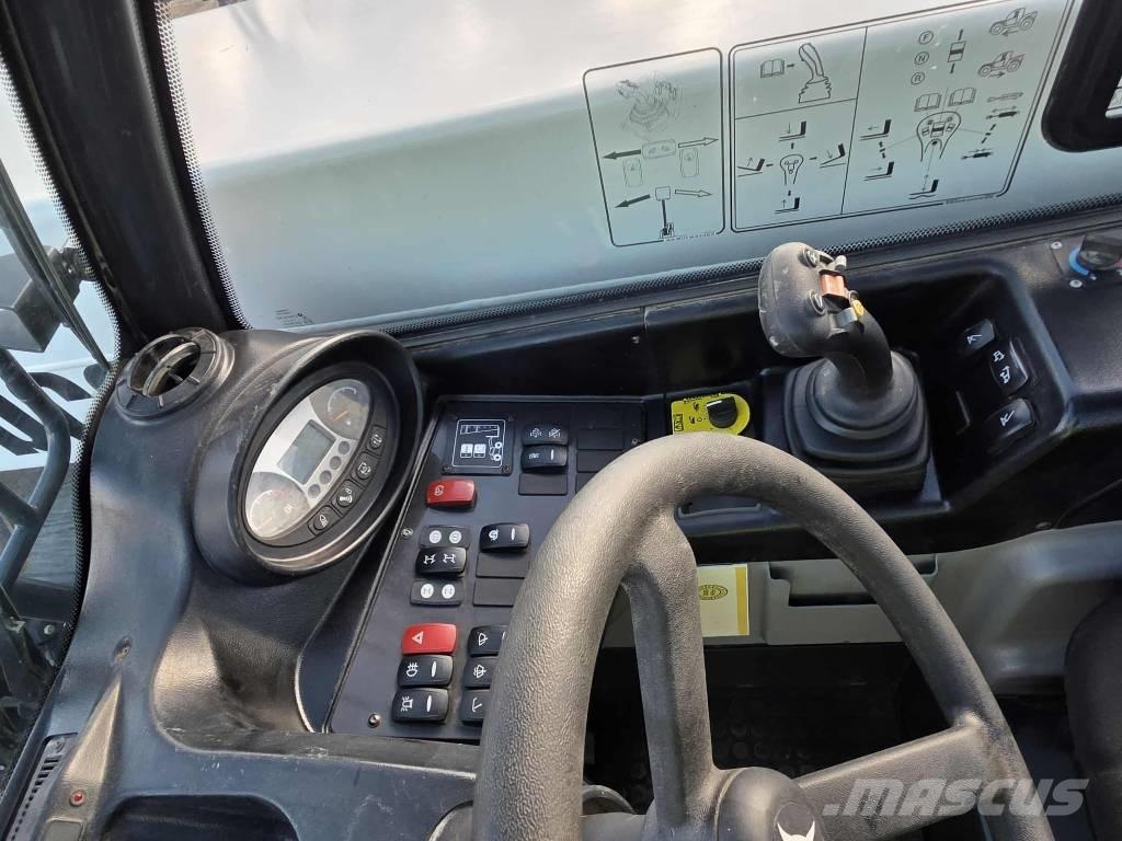 Bobcat T 35.130 مناولات متداخلة
