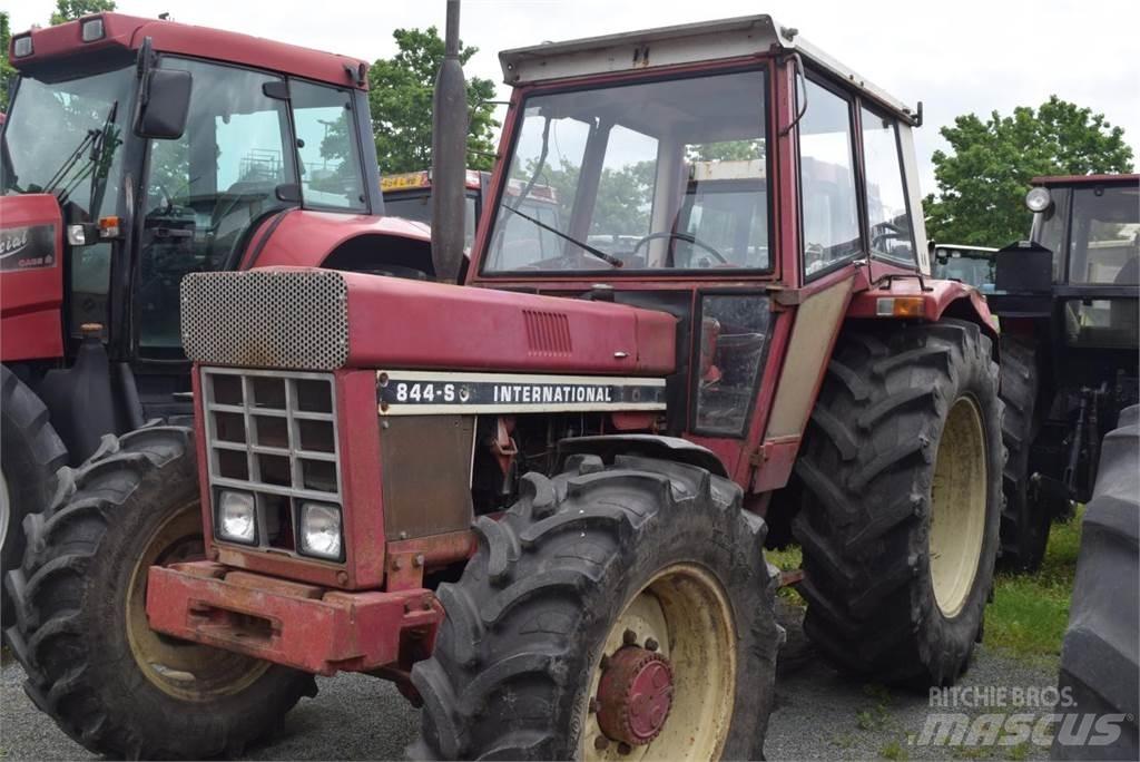 Case IH 844 A/S الجرارات