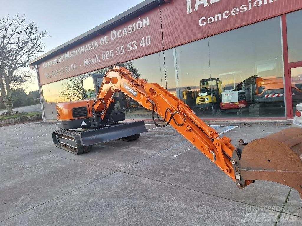 Doosan DX 80 R حفارات وسط 7 طن - 12 طن