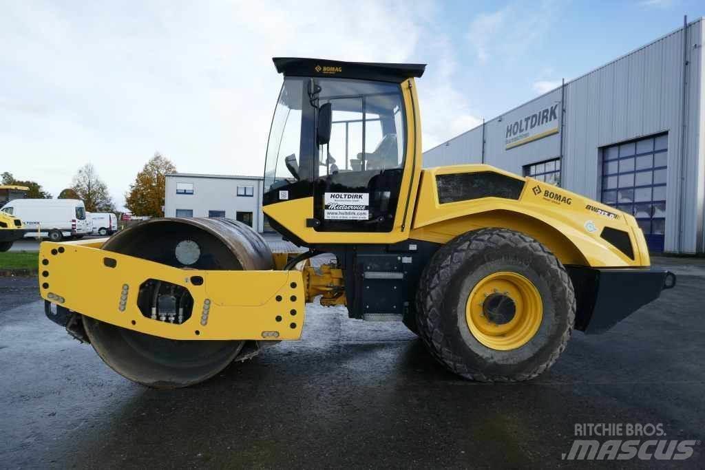 Bomag BW 213 D-5 ضاغطات التربة