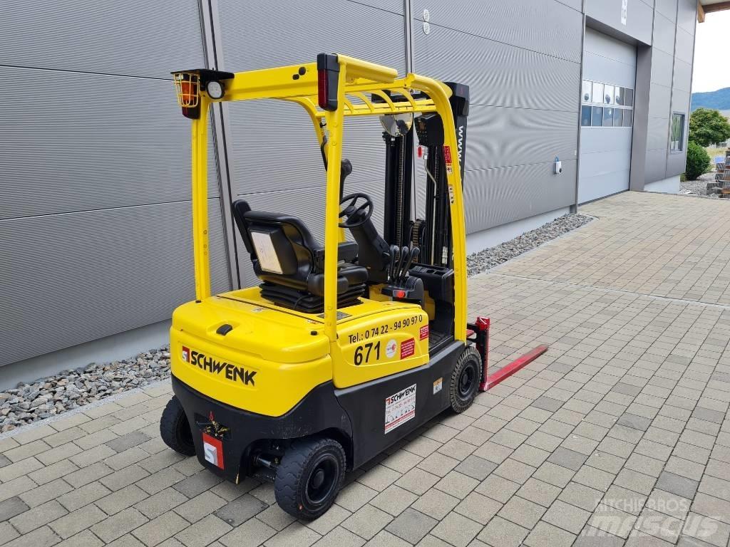 Hyster J1.6XN شاحنات ذات رافعات شوكية تعمل بالكهرباء