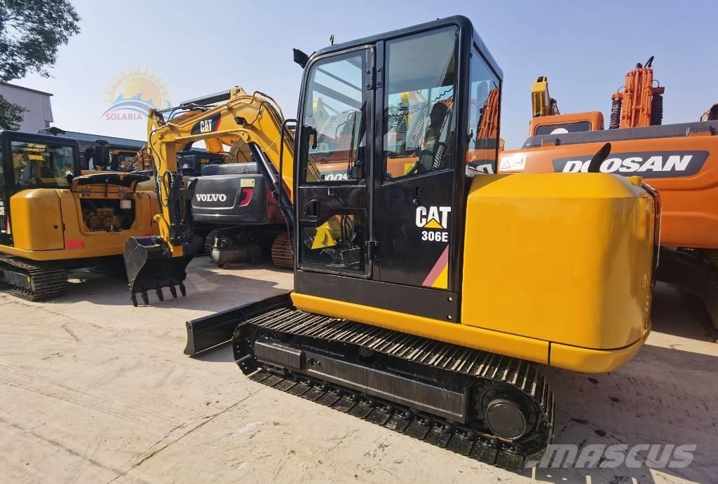 CAT 306E حفارات زحافة
