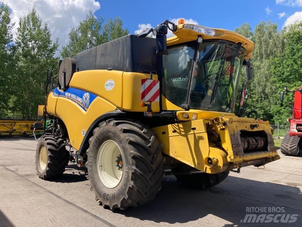 New Holland CR 9090 حصادات