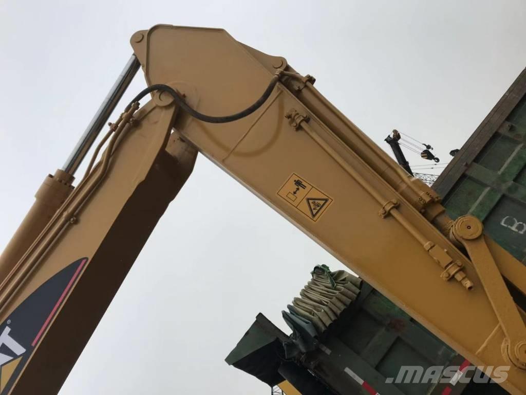 CAT 320 B L حفارات زحافة