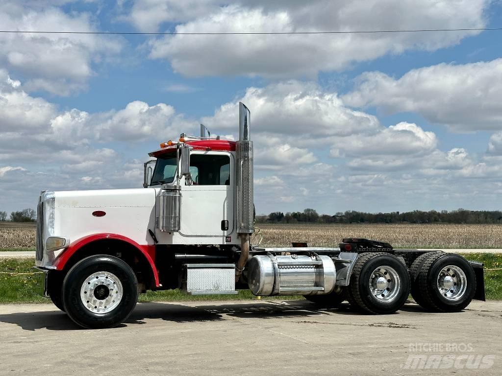 Peterbilt 388 وحدات الجر