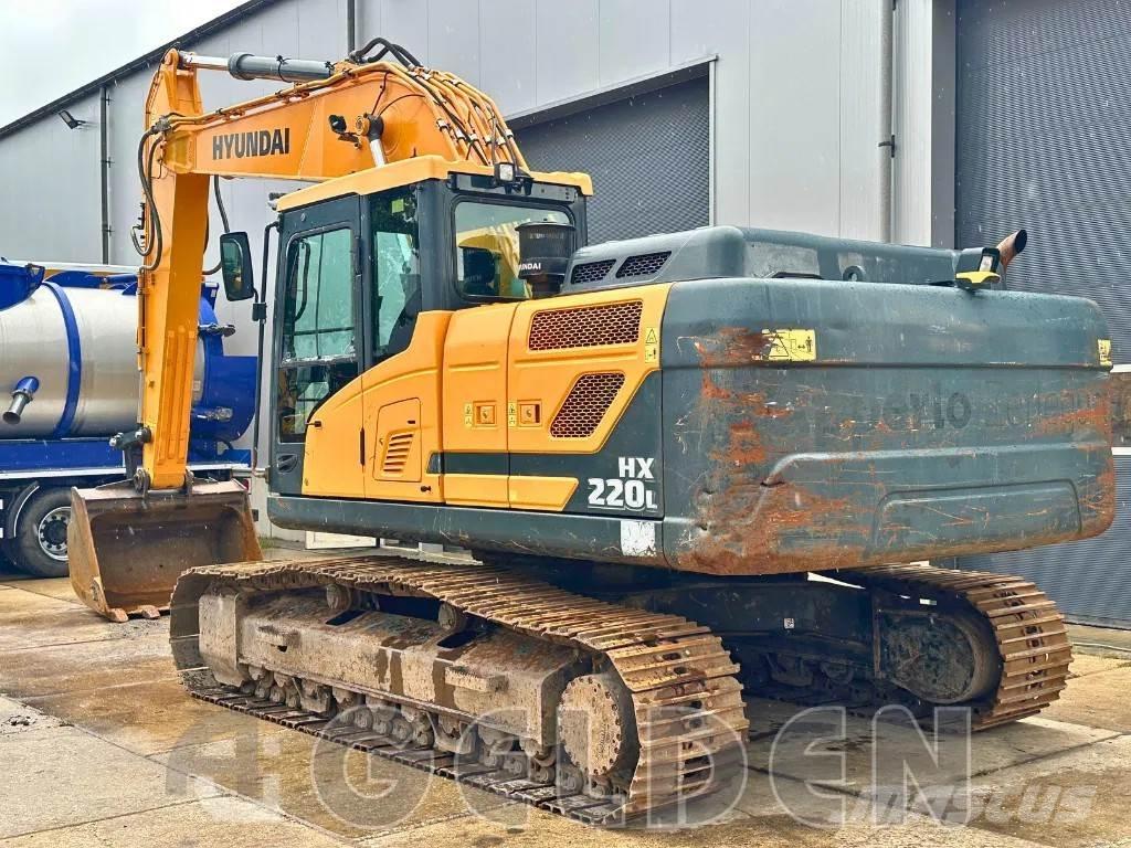 Hyundai HX220L حفارات زحافة