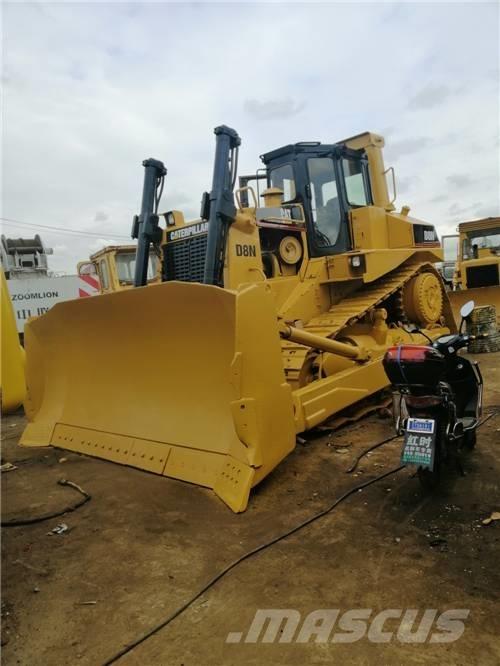CAT D 8 N بلدوزرات مجنزرة