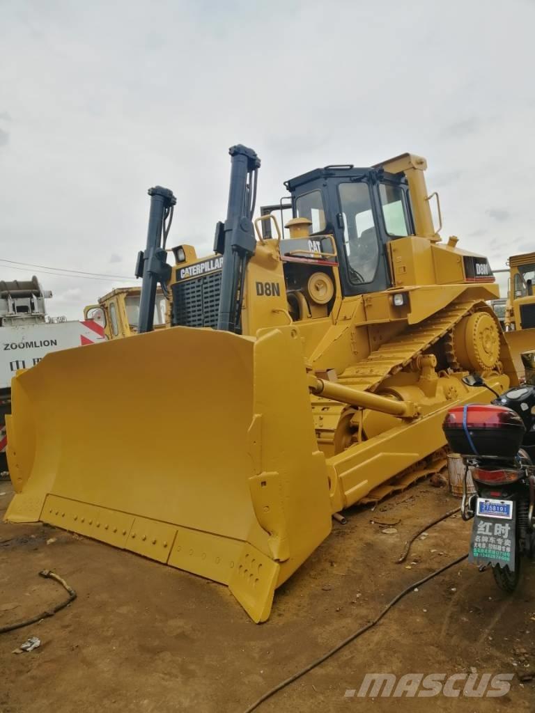 CAT D 8 N بلدوزرات مجنزرة