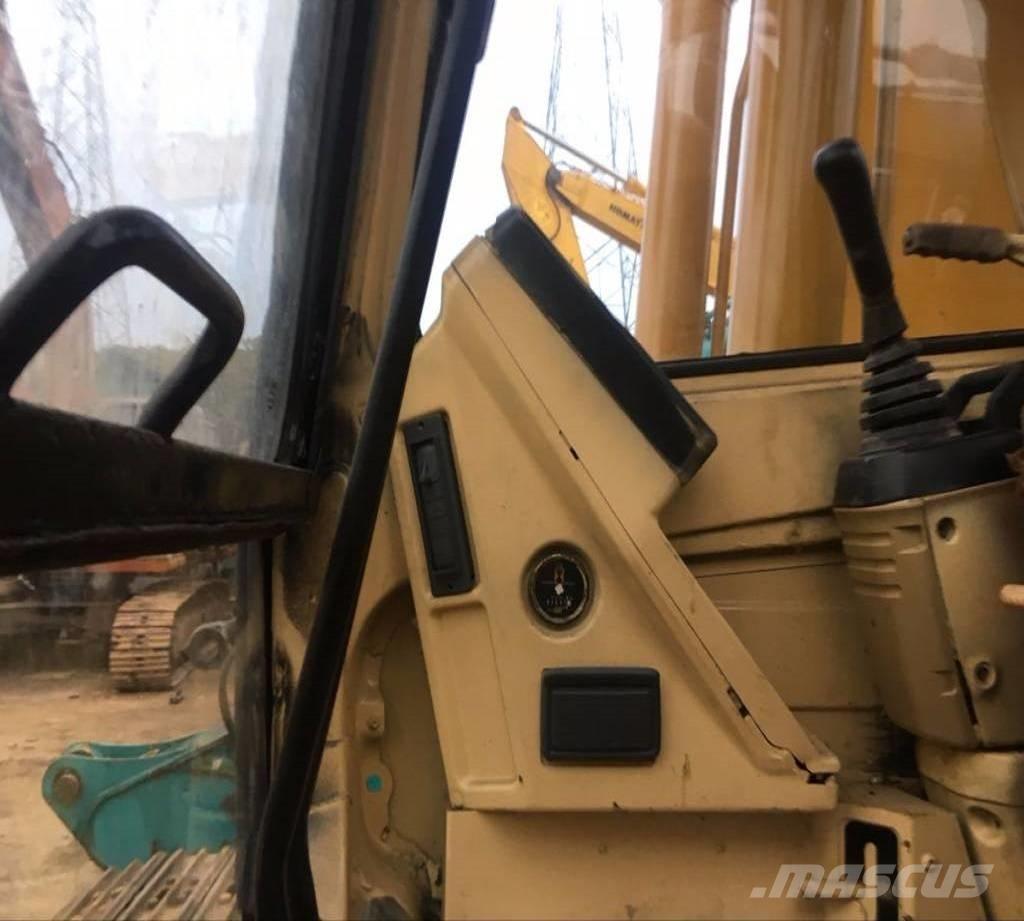CAT 320 B حفارات زحافة