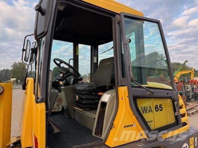 Komatsu WA 65-3 لوادر بعجل