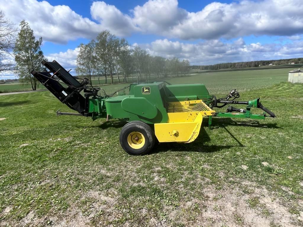 John Deere 359 محزمات مربعة