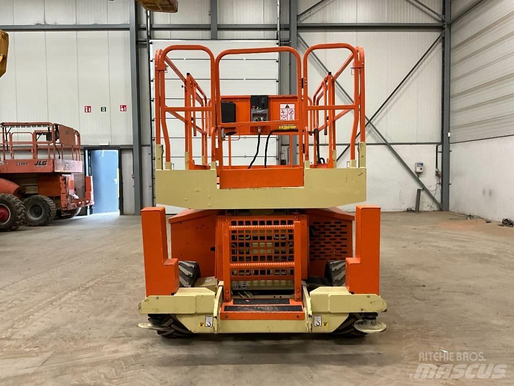 JLG 260 MRT رافعات مقصية الشكل