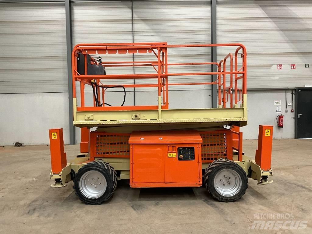 JLG 260 MRT رافعات مقصية الشكل