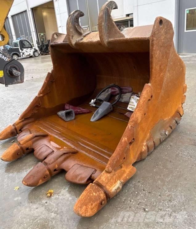 CAT 352 F حفارات زحافة