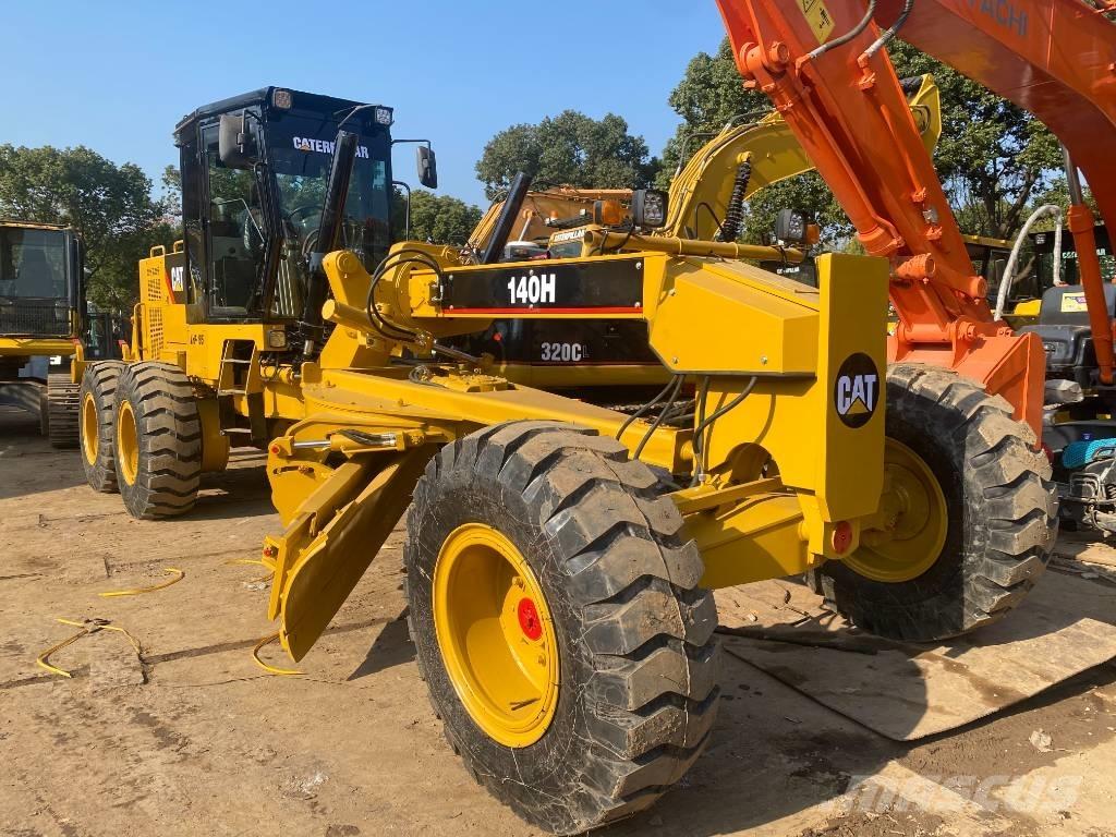 CAT 140 H معدات تمهيد الطرق