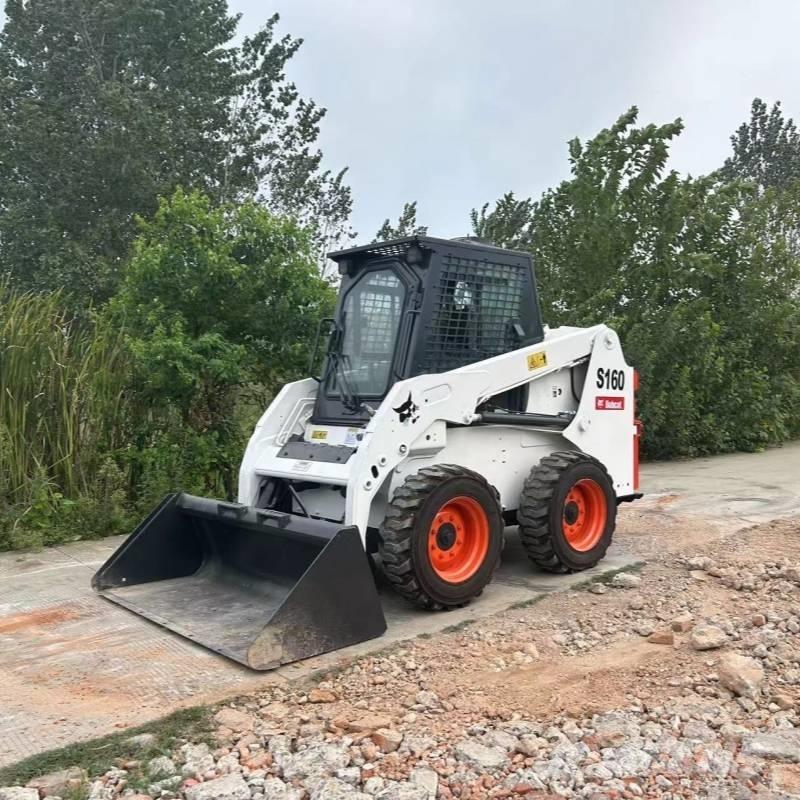 Bobcat S 160 لوادر انزلاقية التوجيه