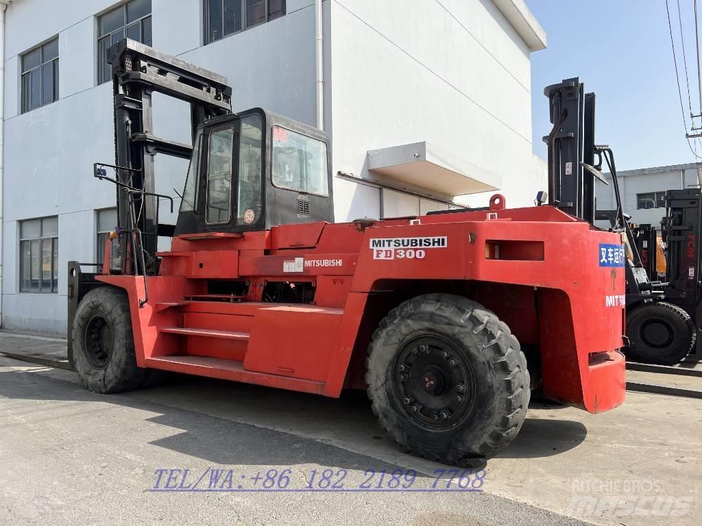 Mitsubishi FD300 مناولات متداخلة