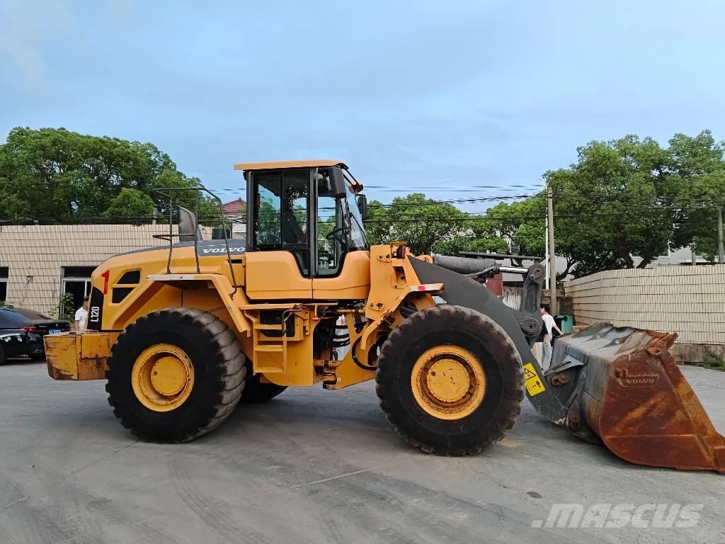Volvo L 120 لوادر بعجل