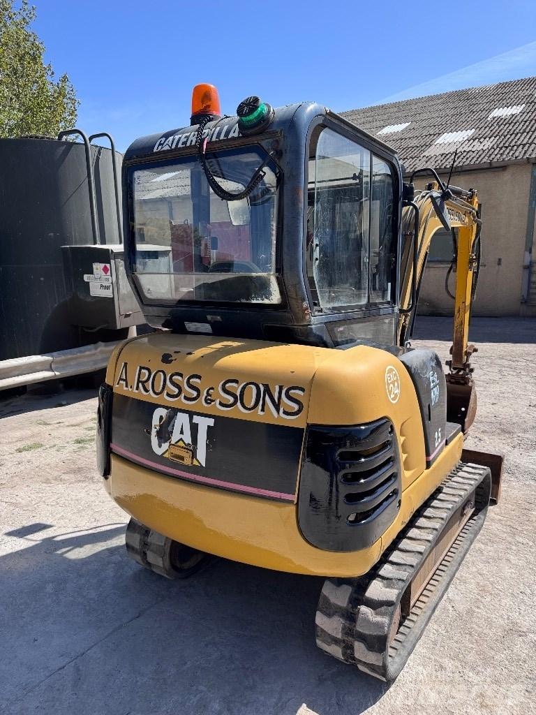 CAT 302.5 حفارات صغيرة أقل من 7 طن (حفارات صغيرة)