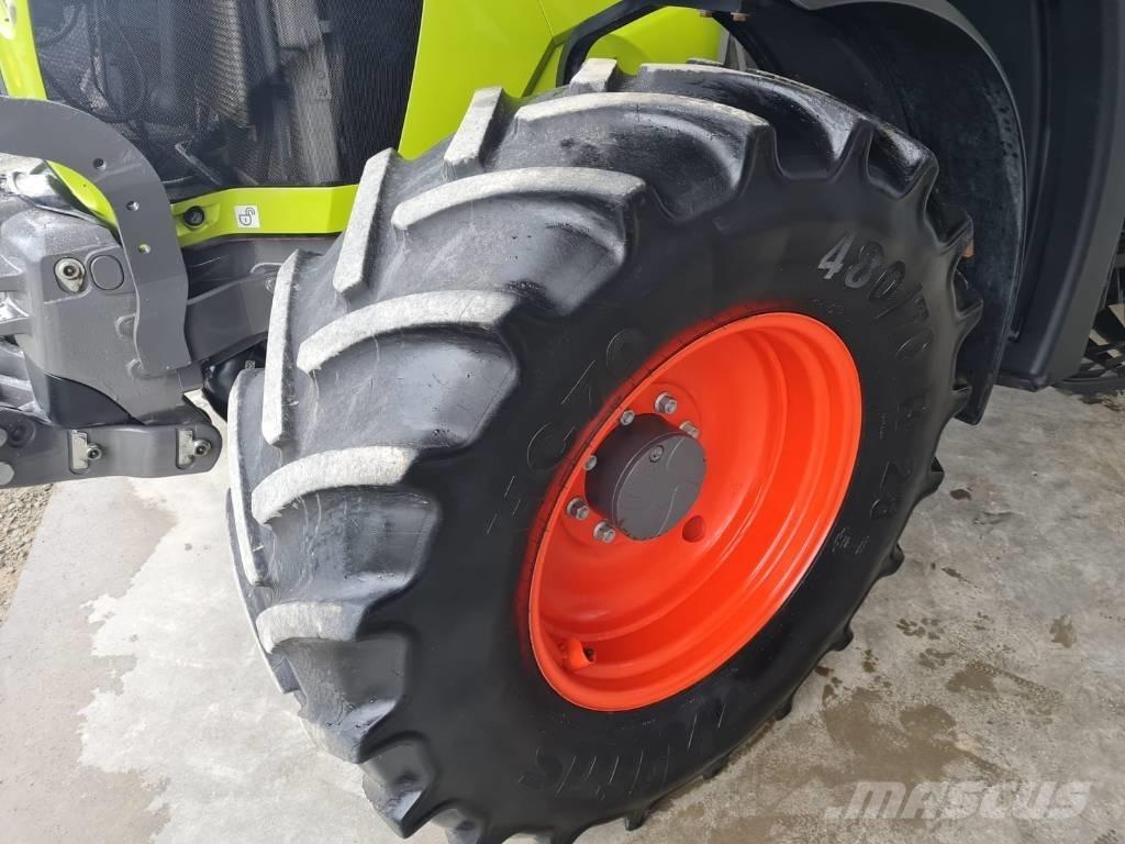 CLAAS 610 cis الجرارات