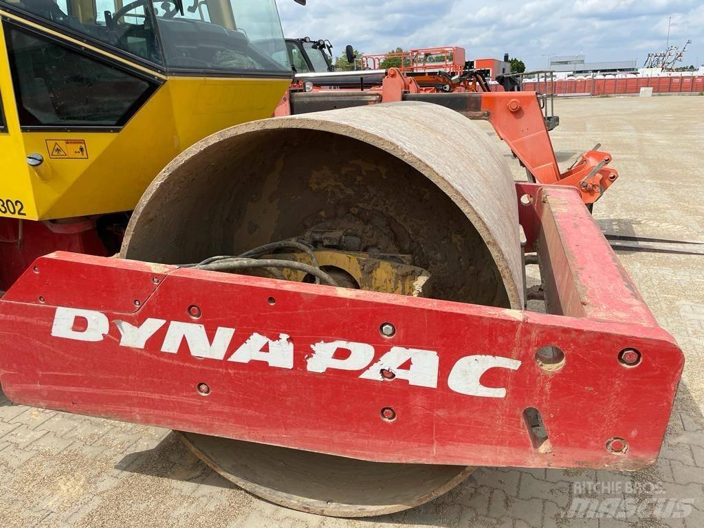 Dynapac CA 302 D مداحل أحادية الأسطوانة