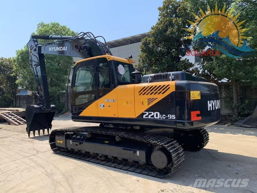 Hyundai R220LC-9S حفارات زحافة