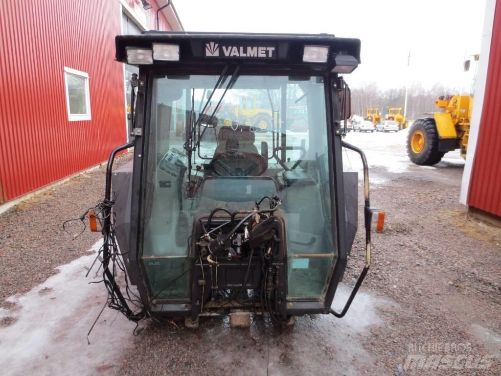 Valmet 8600 كابينة والداخلية