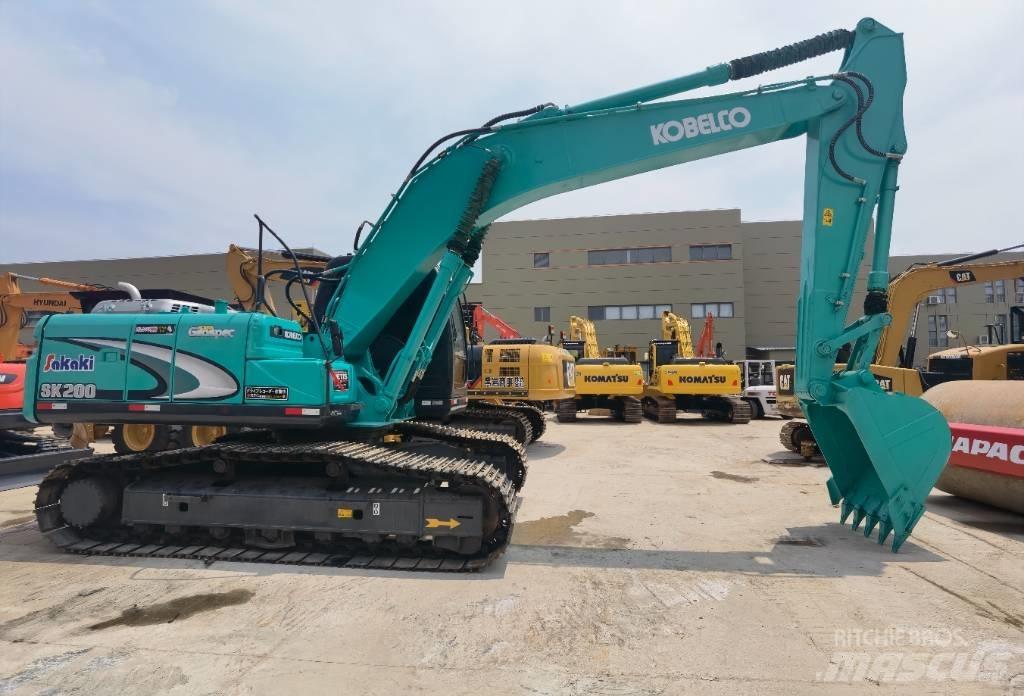 Kobelco SK200-8 حفارات زحافة