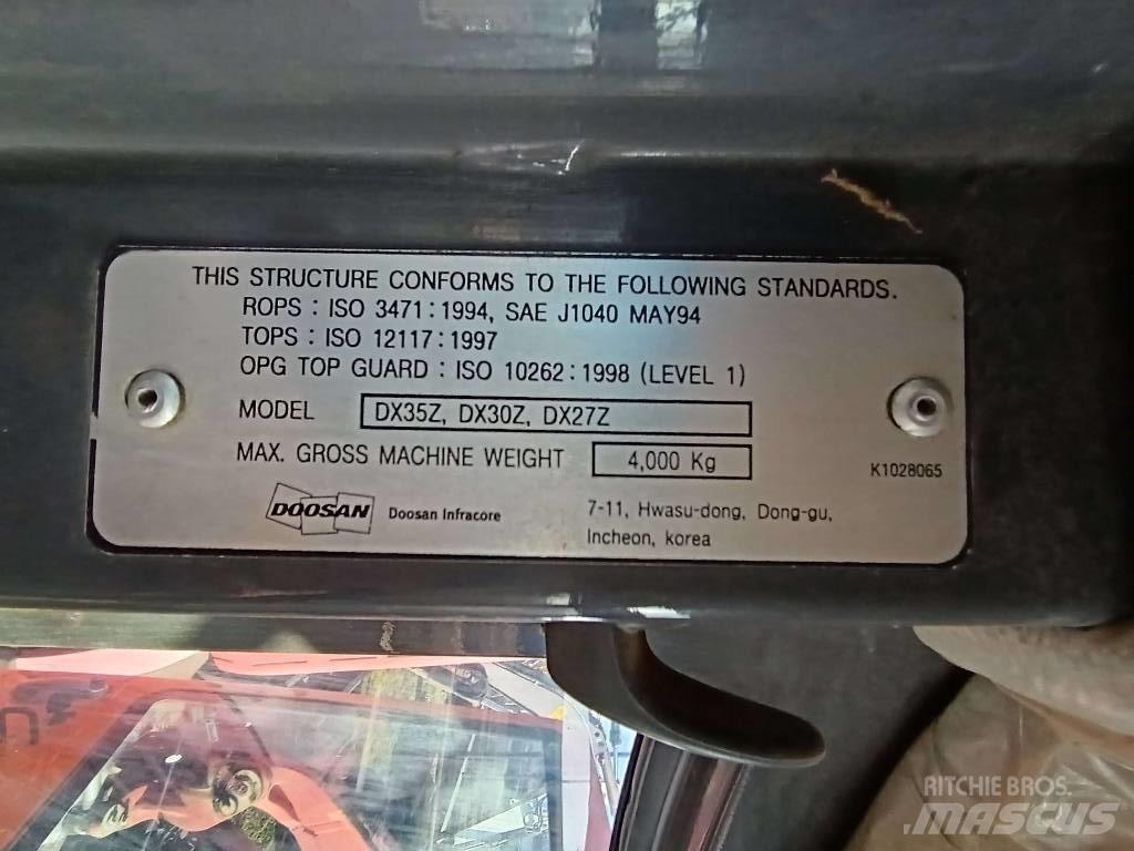 Doosan DX 30 Z حفارات صغيرة أقل من 7 طن (حفارات صغيرة)