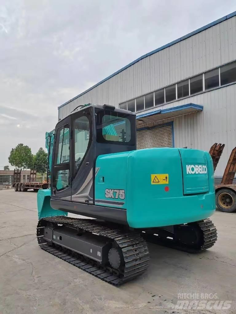 Kobelco SK 75 حفارات وسط 7 طن - 12 طن