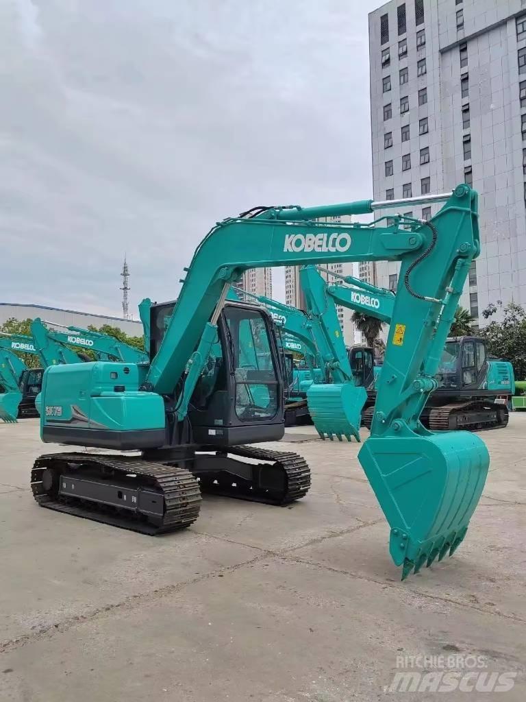 Kobelco SK 75 حفارات وسط 7 طن - 12 طن