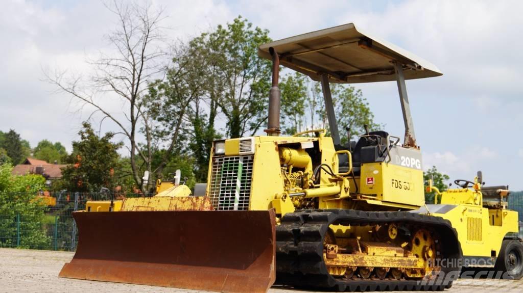 Komatsu D 20 PG-7 بلدوزرات مجنزرة